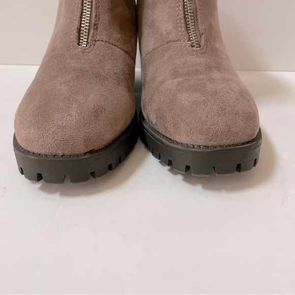 Bella Vita Cable Bootie 8.5 - Picture 4 of 14